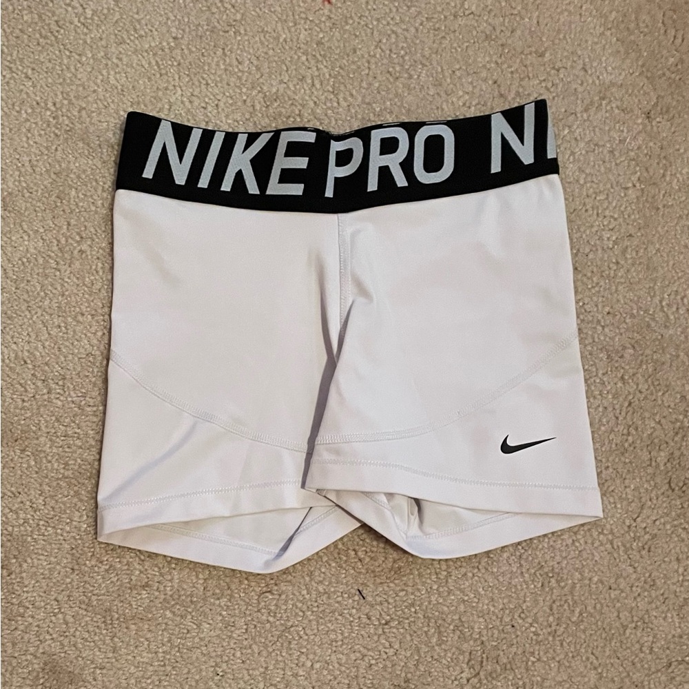 Used Women’s Nike Pros- White